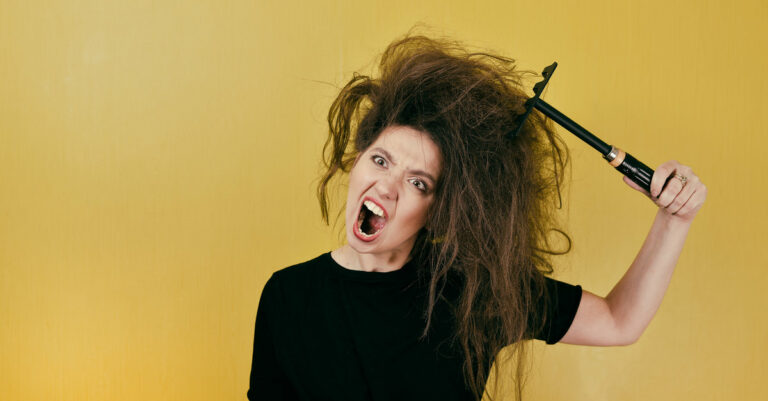 Comment se débarrasser des cheveux crépus