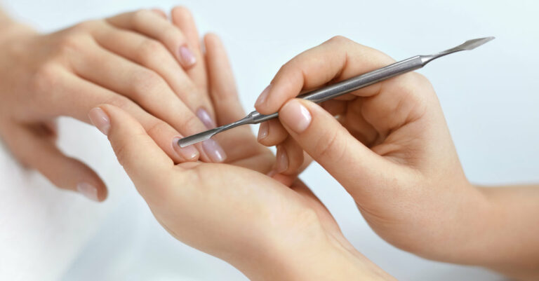 Comment enlever les cuticules pour une manucure parfaite