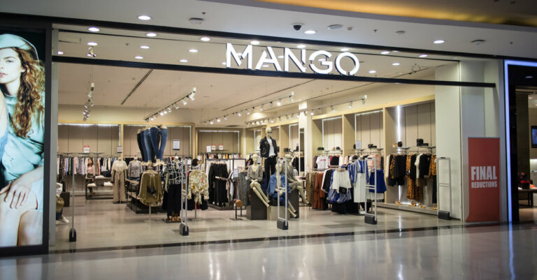 Mango : Les passionnées de mode s'arrachent cette combinaison à rayures légère et tendance, découvrez-la !