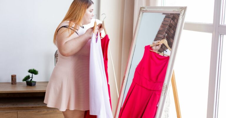 Tendance robe 2022 Les stylistes recommandent ces robes aux femmes rondes qui veulent être à la pointe de la mode durant l'été !