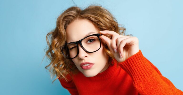 Quelle coiffure adopter quand on porte des lunettes