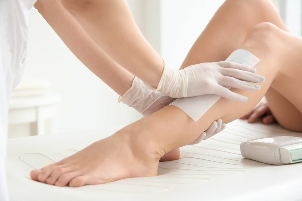Epilation des jambes à la cire