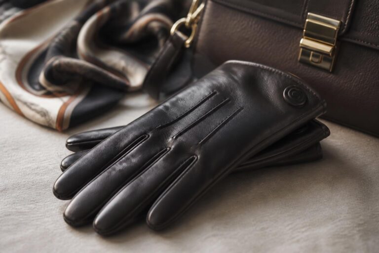 découvrez notre guide complet pour choisir des gants en cuir pour femme alliant élégance et modernité, sans aucun compromis sur le style traditionnel.