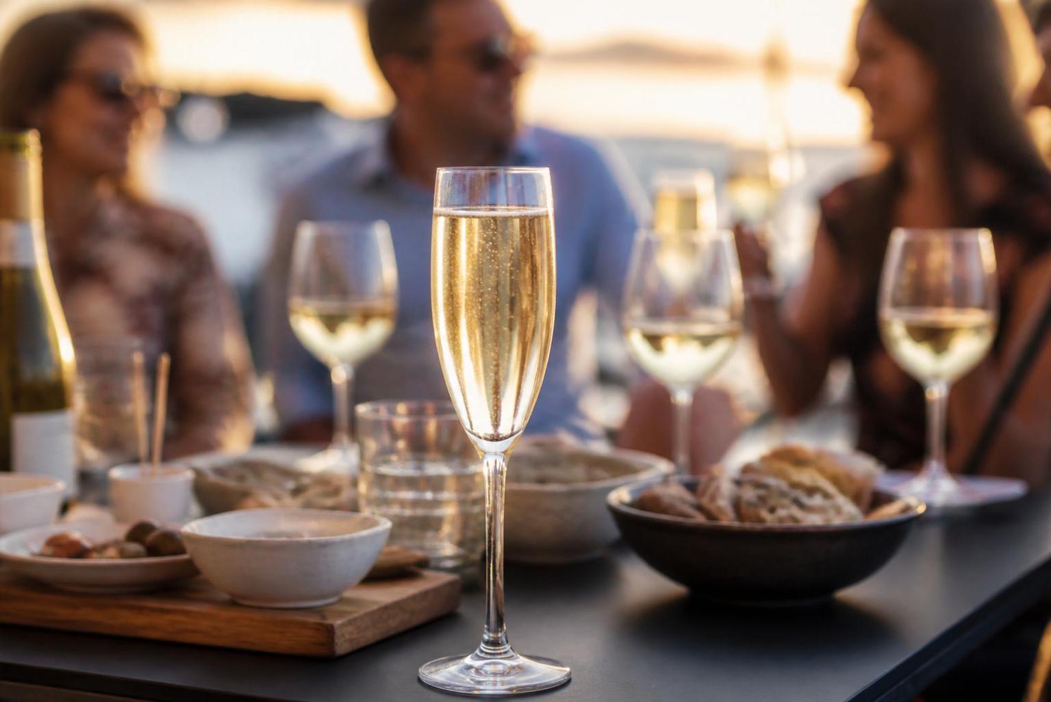 découvrez quel alcool choisir pour limiter votre apport en calories tout en profitant de vos boissons préférées. conseils et recommandations pour une consommation plus légère.